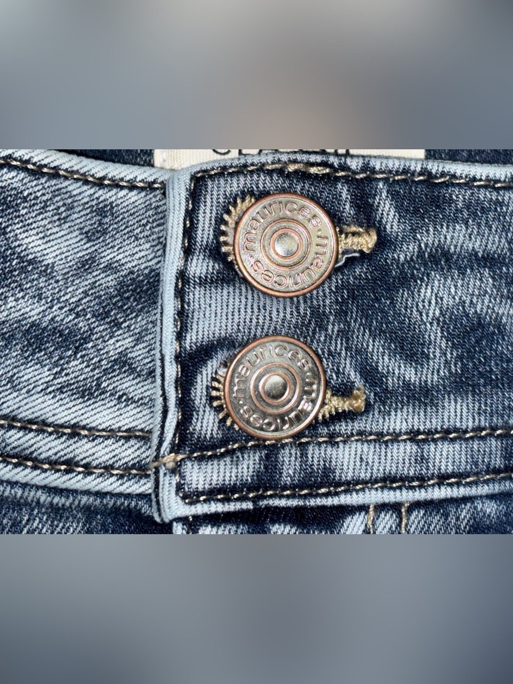 M Jeans By Maurices Classic 21 Inch Cuffed Denim Capri Women’s Size 12 Acid Wash - Picture 10 of 16